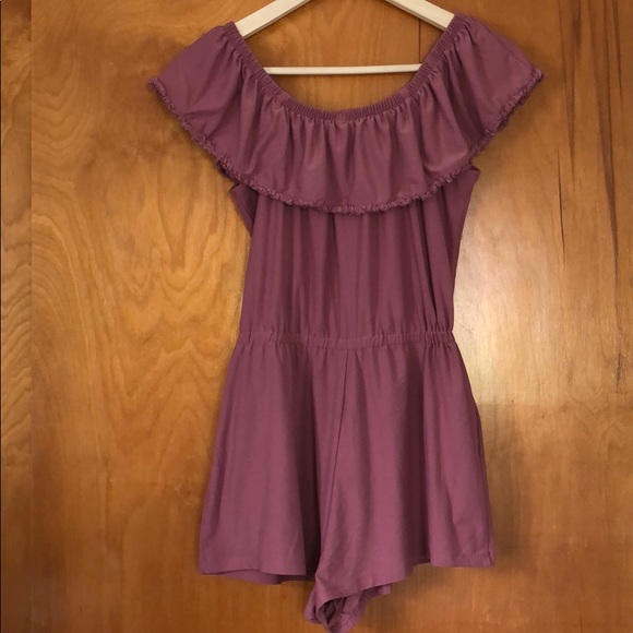 ‼️SOLD‼️ Cute Off The Shoulder Romper - Picture 3 of 5